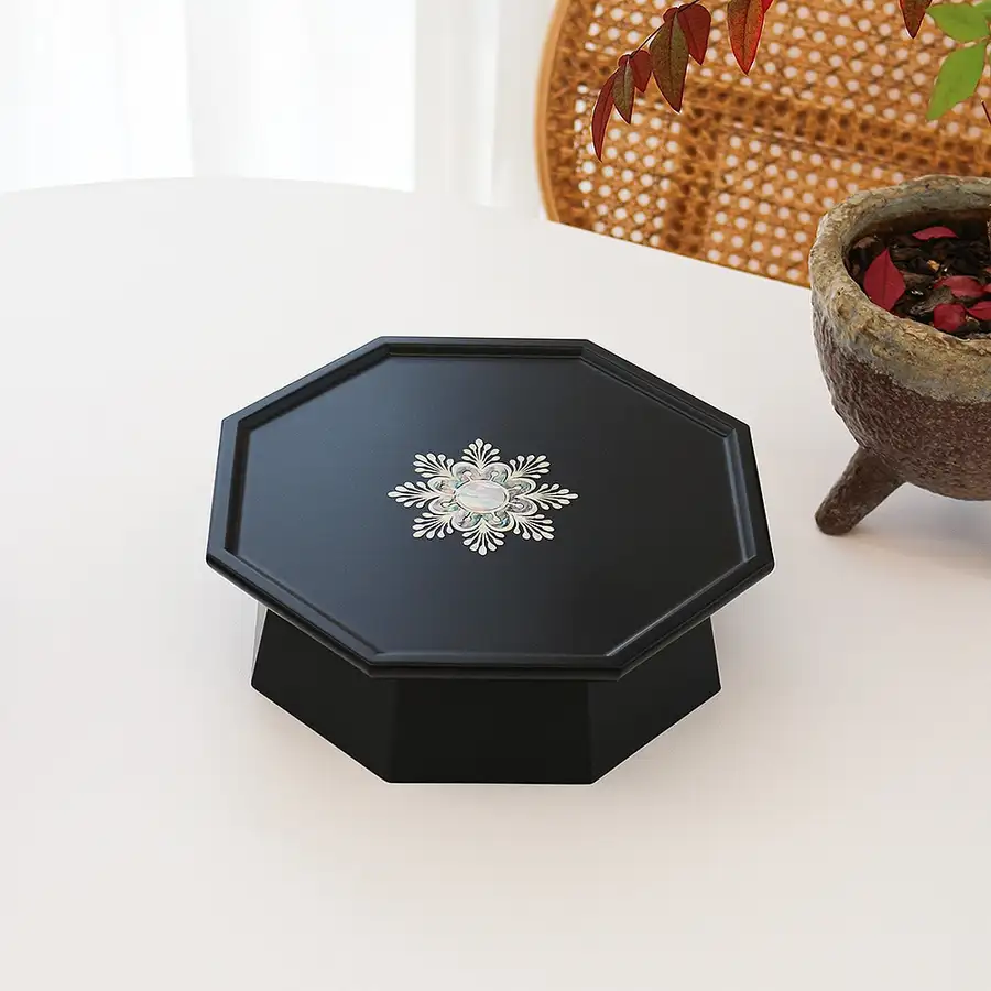 螺钿漆器炫彩八角圆花贝壳茶桌(小)24厘米 — 2