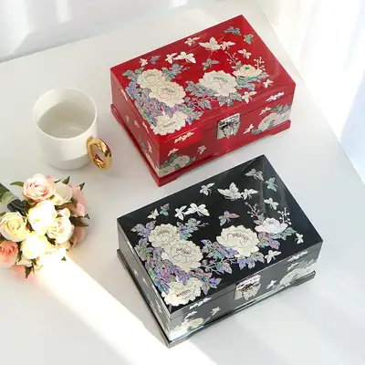 螺钿漆器牡丹花朵贝壳珠宝盒 21厘米