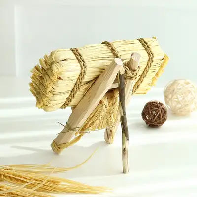国内制作装饰用迷你传统纸条架-稻草束