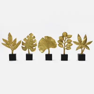 金色树叶装饰品