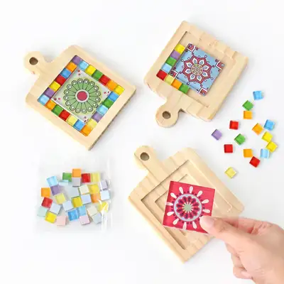 モザイク木製コースター ミニまな板作り (ティコースター DIY タイル工芸 おうち時間 美術教材 絵遊び)