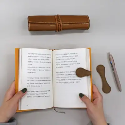 O-CHECK Leather Magnet Bookmark Book Clip