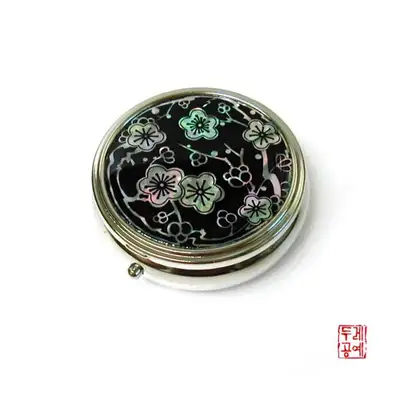 携帯用薬入れ（梅花）