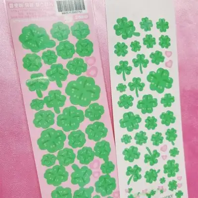 Seol Ki Illustration | Clover Glossy Seal Sticker