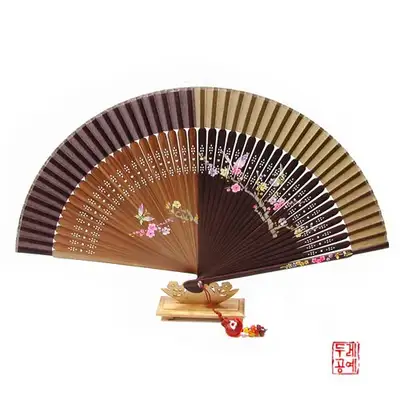 シルク絵扇「梅の花と蝶」