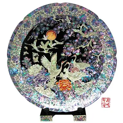 蓮花文様円形トレー