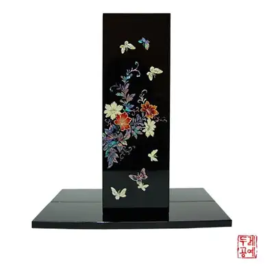 花と蝶 螺鈿四角花瓶