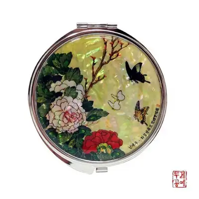 【南桂宇】花蝶図 手鏡 - 牡丹の花と蝶