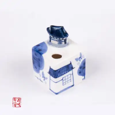 陶磁瓦文様鉛筆削り