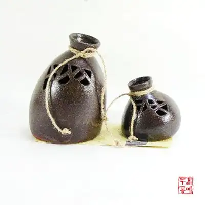 オンギ透彫花瓶セット
