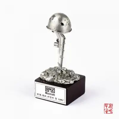 鉄兜像